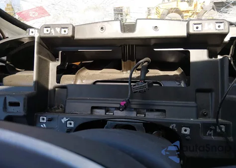 2013 Tesla Model S z USA, uszkodzony, nr VIN 5YJSA1CN3DFP05580